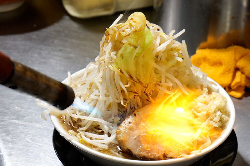 ラーメン調理の様子